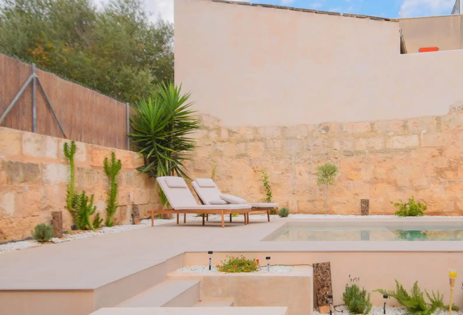 Terrassa de Casa adosada en venda en Muro amb Aire condicionat, Calefacció i Jardí privat