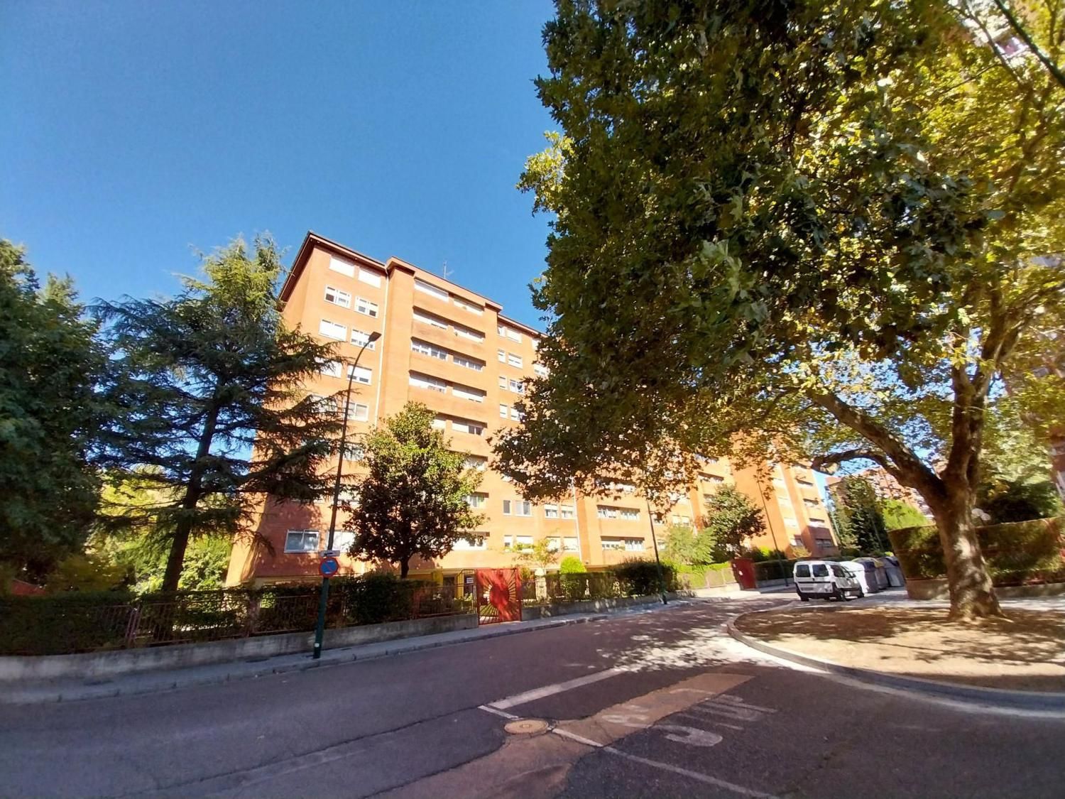 Pis en venda a BOLIVIA, Arturo Eyries