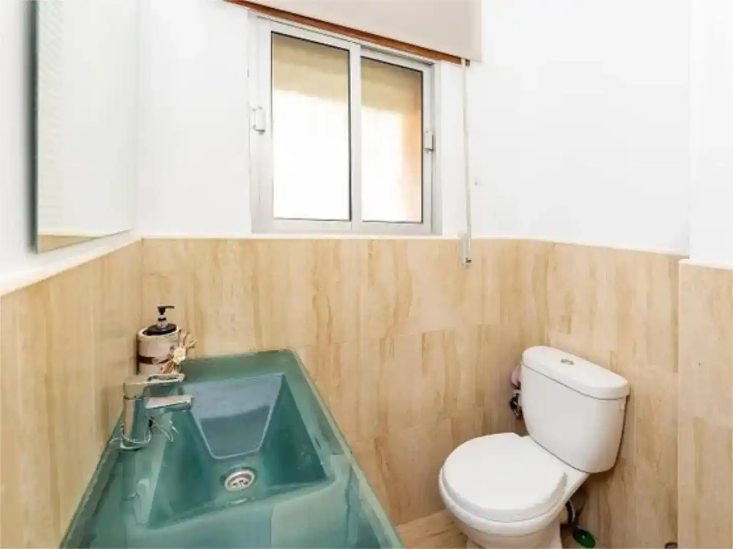 Bany de Casa o xalet en venda en Huétor de Santillán amb Aire condicionat, Piscina i Balcó