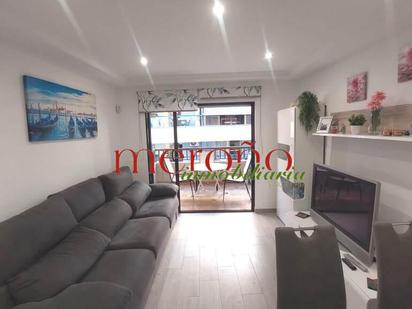 Sala d'estar de Apartament de lloguer en Santa Pola amb Aire condicionat, Terrassa i Balcó