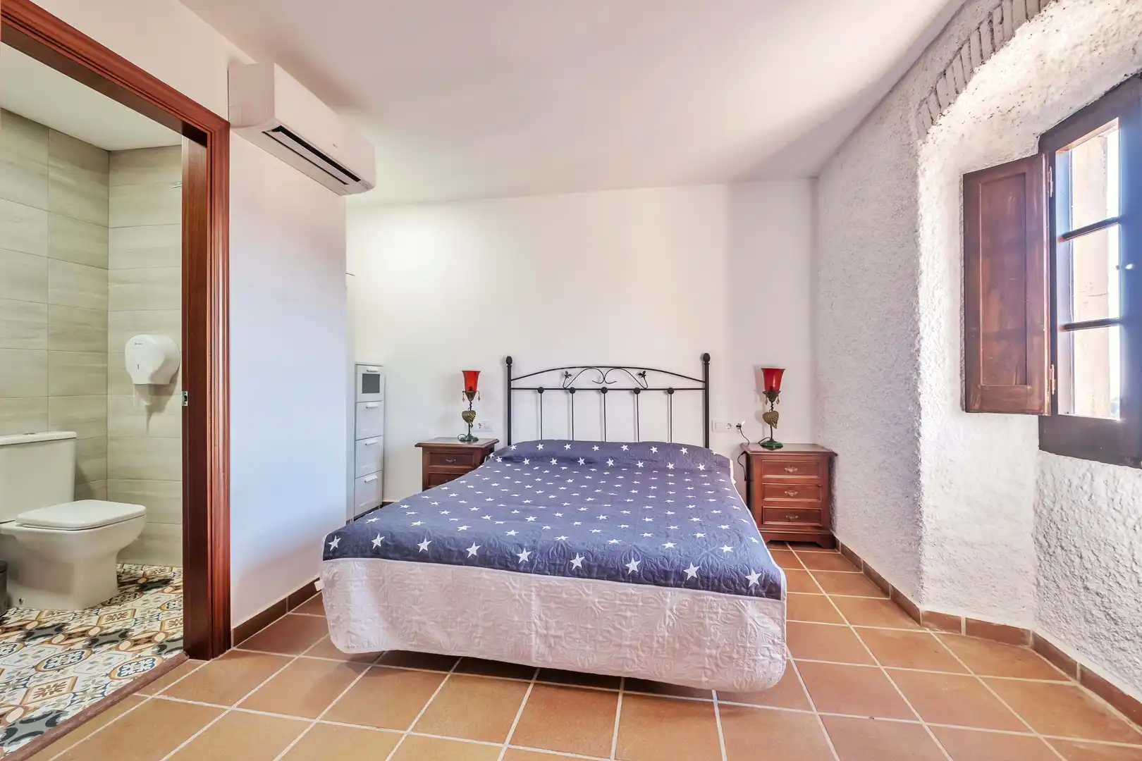 Habitación de Finca rústica en venta en Bigues i Riells del Fai con Aire acondicionado y Calefacción