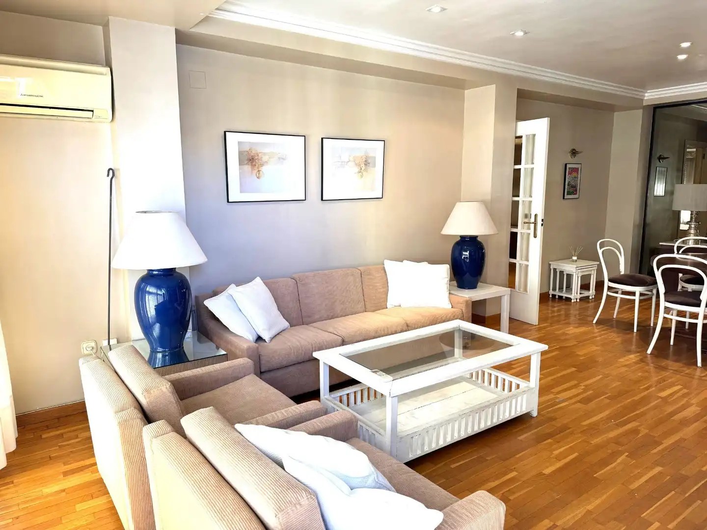 Sala d'estar de Pis de lloguer en Valencia amb Aire condicionat, Calefacció i Moblat