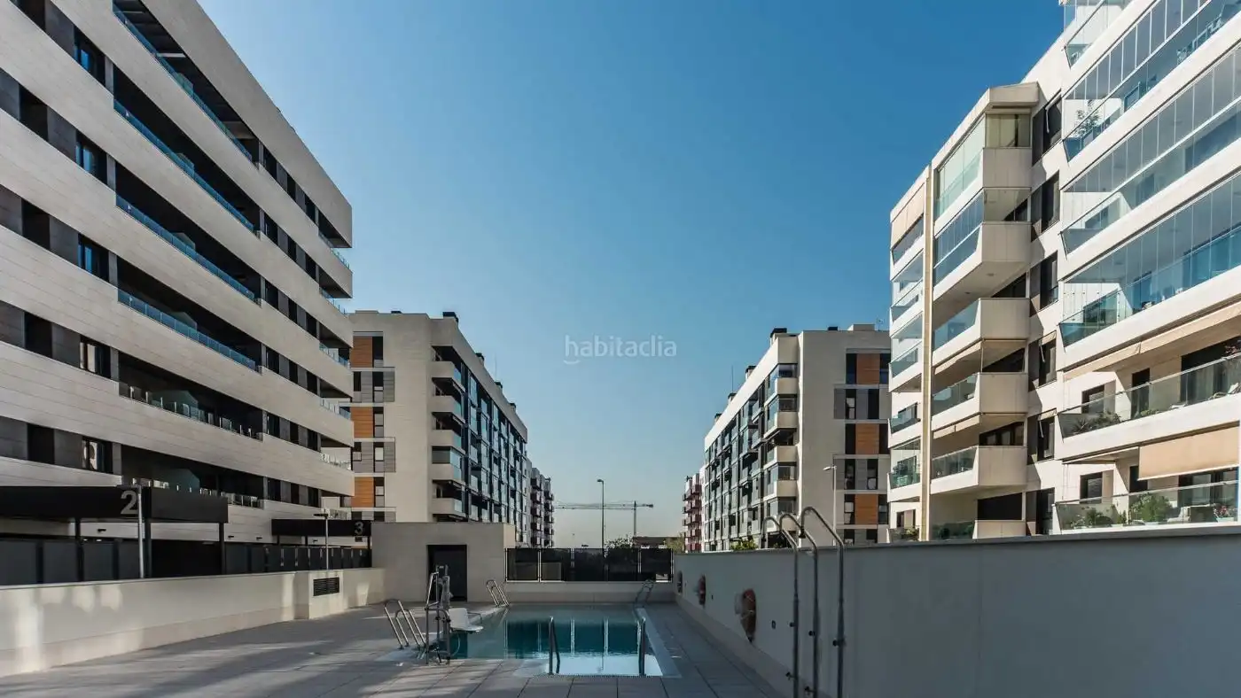 Piso con piscina en venta en Avenida Donantes de Órganos 3, imagen 7