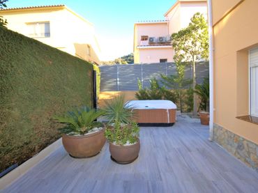 Casa con jardín en venta en Els Grecs - Mas Oliva