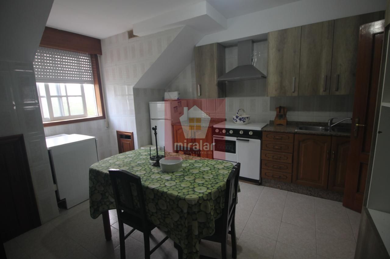 Cuina de Pis en venda en As Neves   amb Calefacció, Parquet i Moblat