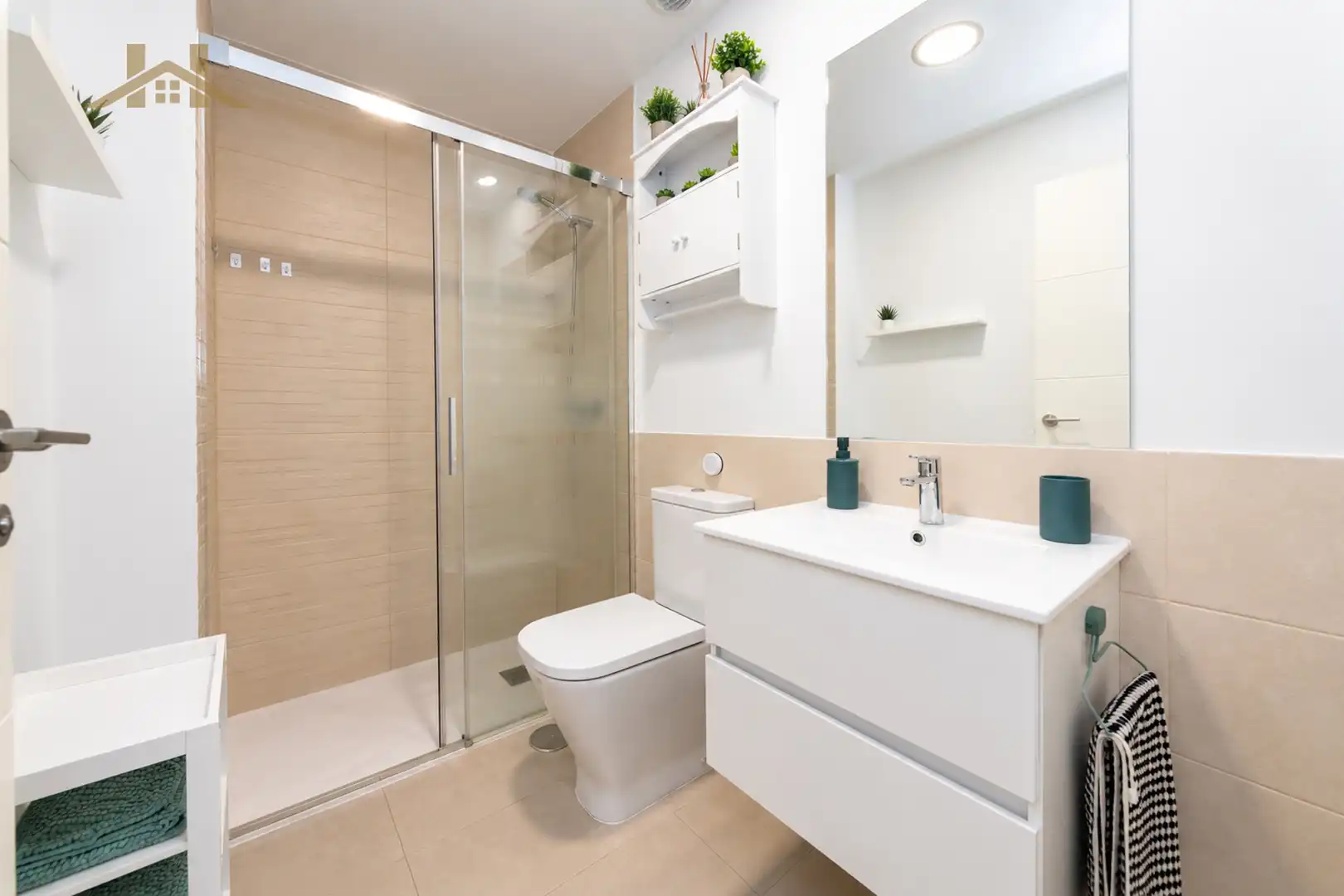 Bathroom of Ground floor for sale in Valdemoro  with Air Conditioner, Heating and Private garden