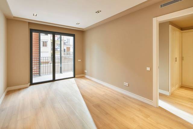 Piso en Alquiler en  CALLE ENAMORATS, 40-4 en Sagrada Família