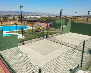 Piscina de Casa adosada en venda en Alhaurín de la Torre amb Aire condicionat, Terrassa i Balcó