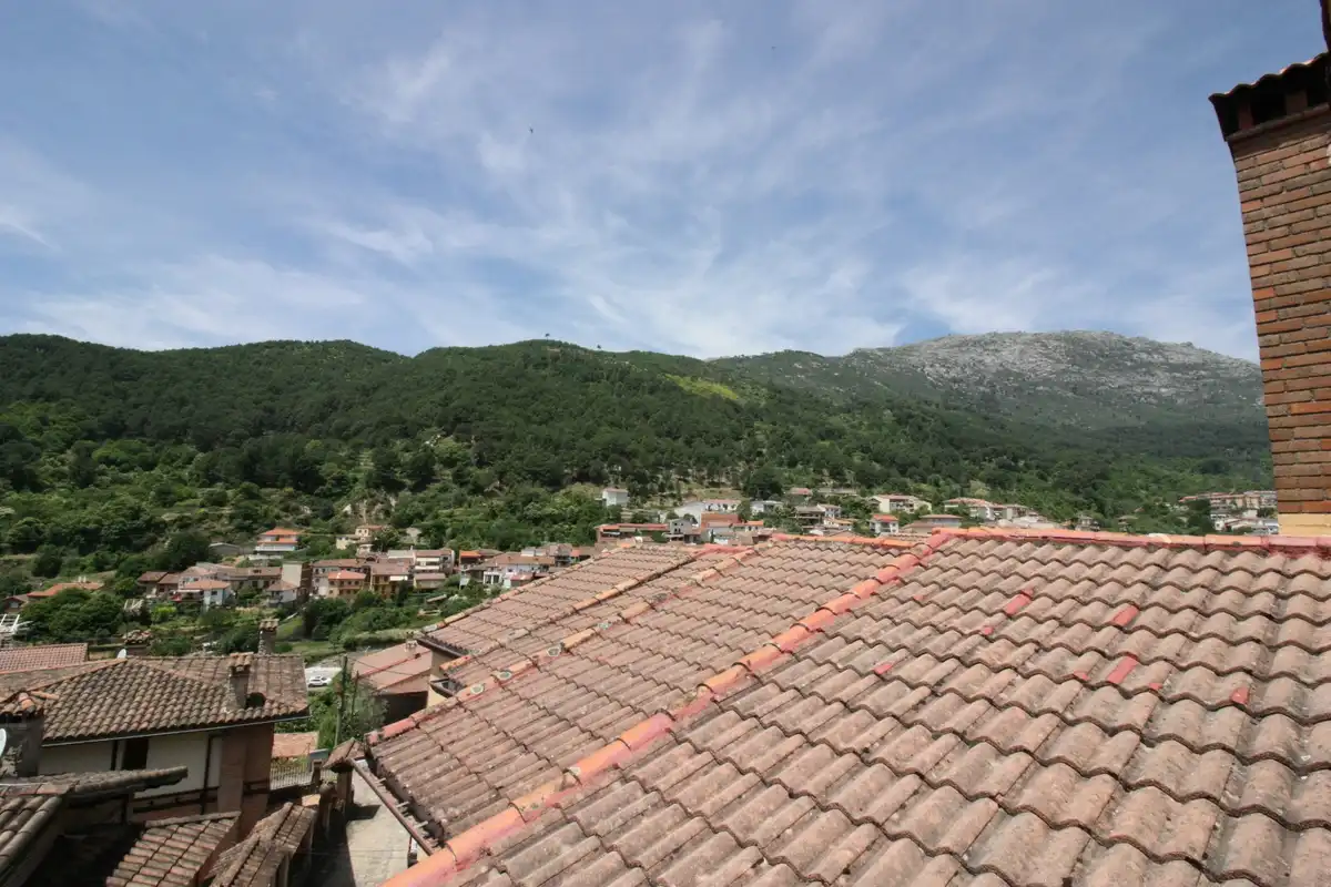 Vista exterior de Pis en venda en Cuevas del Valle amb Calefacció, Traster i Moblat