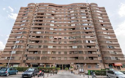 Vista exterior de Pis en venda en  Madrid Capital amb Aire condicionat, Calefacció i Terrassa