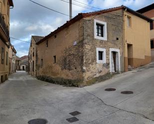 Vista exterior de Finca rústica en venda en Bernuy de Porreros amb Calefacció