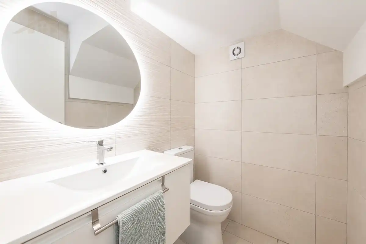 Baño de Dúplex en venta en Pozuelo de Alarcón con Aire acondicionado, Calefacción y Terraza