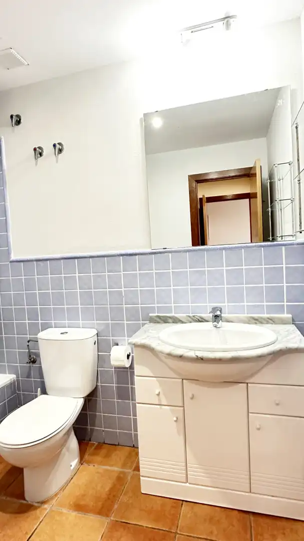 Badezimmer von Wohnungen zur Miete in Oliva mit Klimaanlage, Heizung und Privatgarten