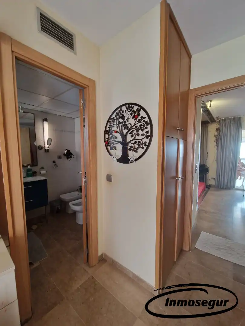 Badezimmer von Wohnungen zum Verkauf in Salou mit Klimaanlage, Heizung und Terrasse
