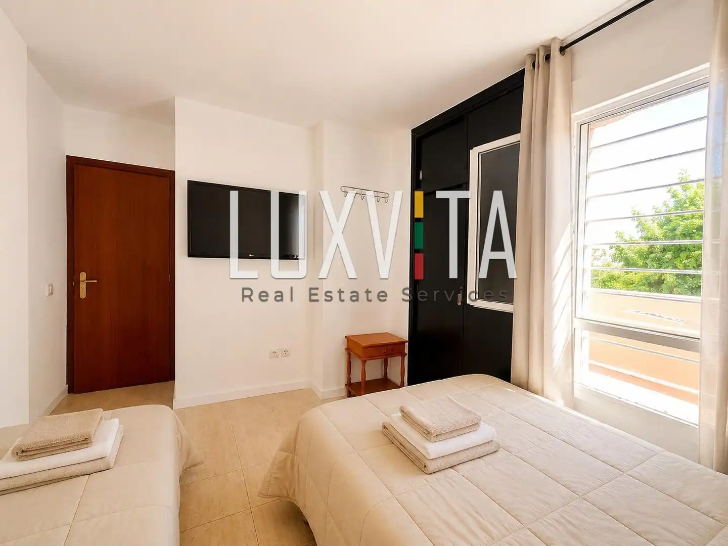 Habitación de Apartamento en venta en Adeje con Amueblado y Piscina comunitaria