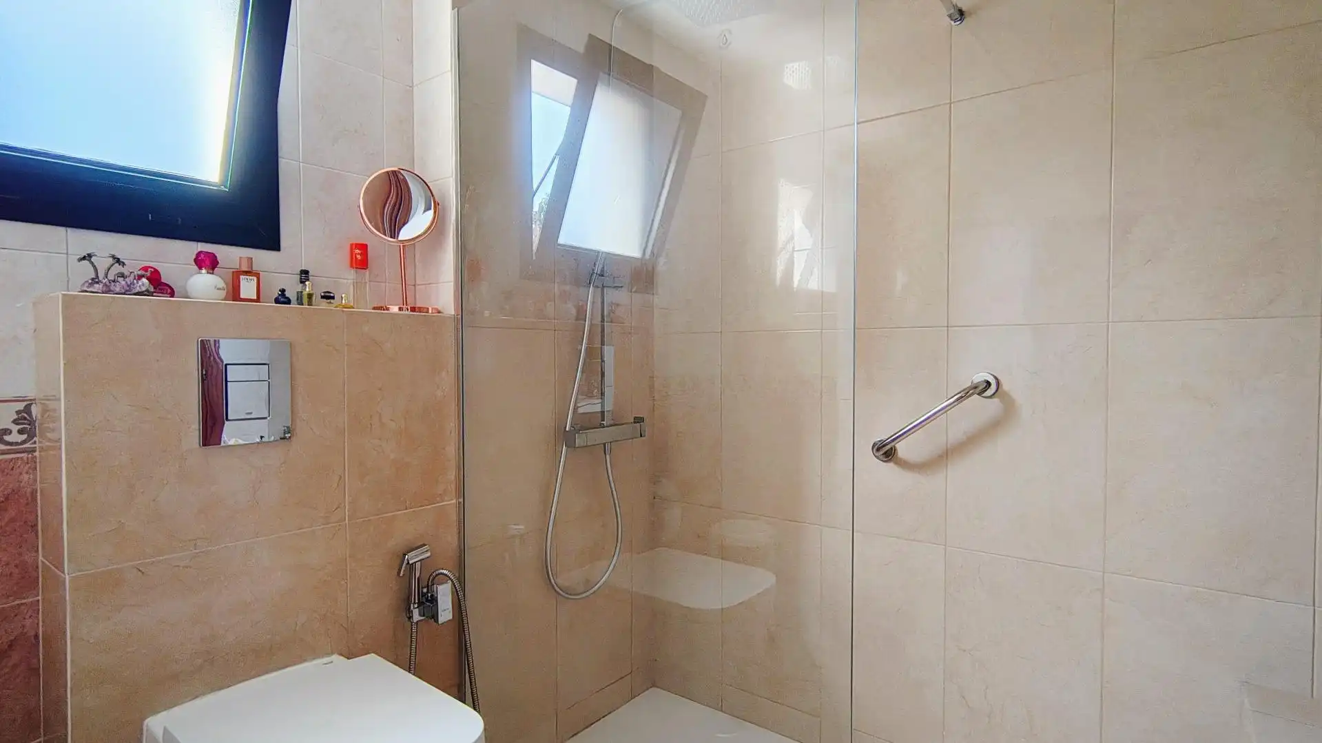 Baño de Apartamento en venta en Marbella con Aire acondicionado, Terraza y Trastero