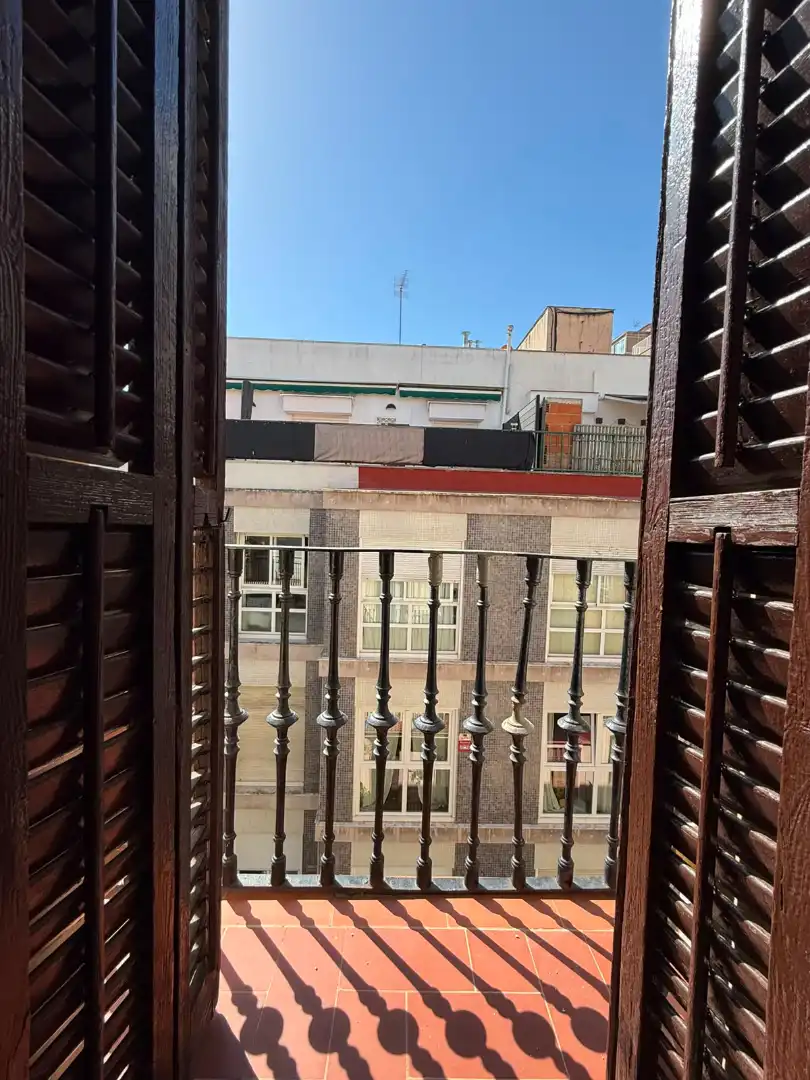 Terrassa de Pis en venda en Barcelona amb Calefacció, Forn i Balcó
