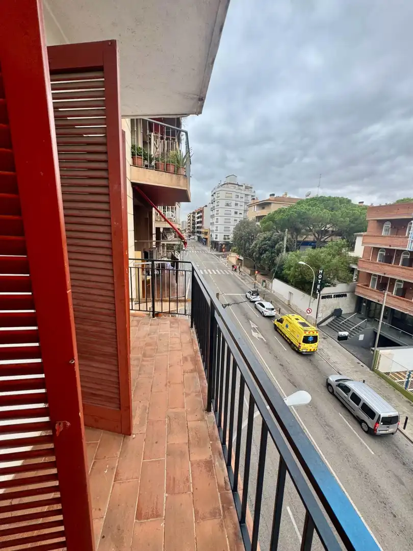 Außenansicht von Gebäude zum Verkauf in Figueres
