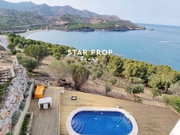 Casa con balcone in vendita a Grifeu - Cap Ras - Els Estanys - Sant Genís