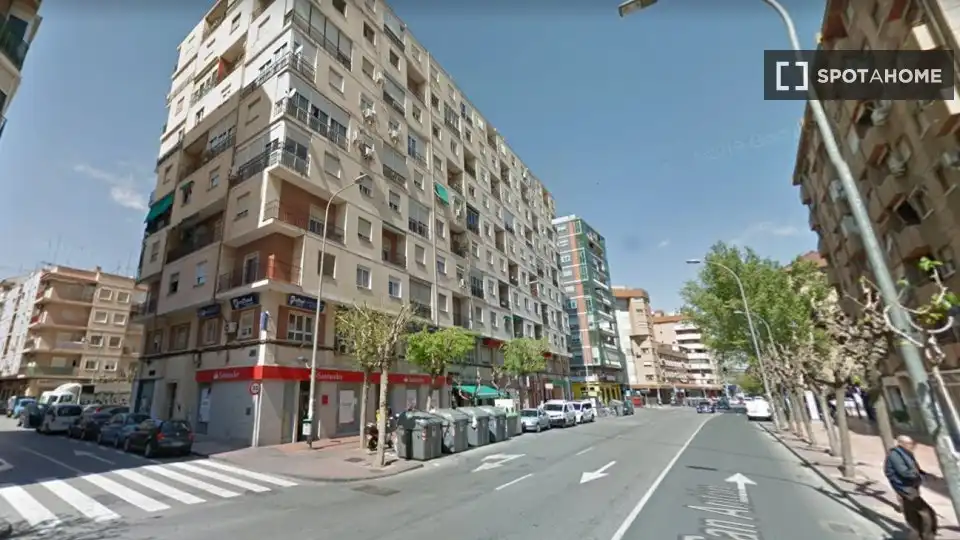 Außenansicht von Wohnungen zur untervermieten in Murcia mit Klimaanlage, Terrasse und Möbliert