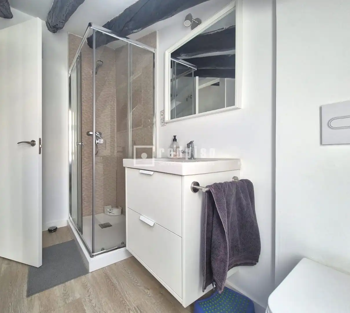 Badezimmer von Wohnungen zur Miete in Madrid mit Klimaanlage und Möbliert