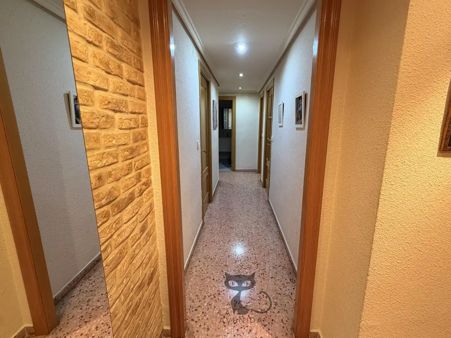 Wohnungen zum Verkauf in Valencia mit Klimaanlage, Terrasse und Balkon