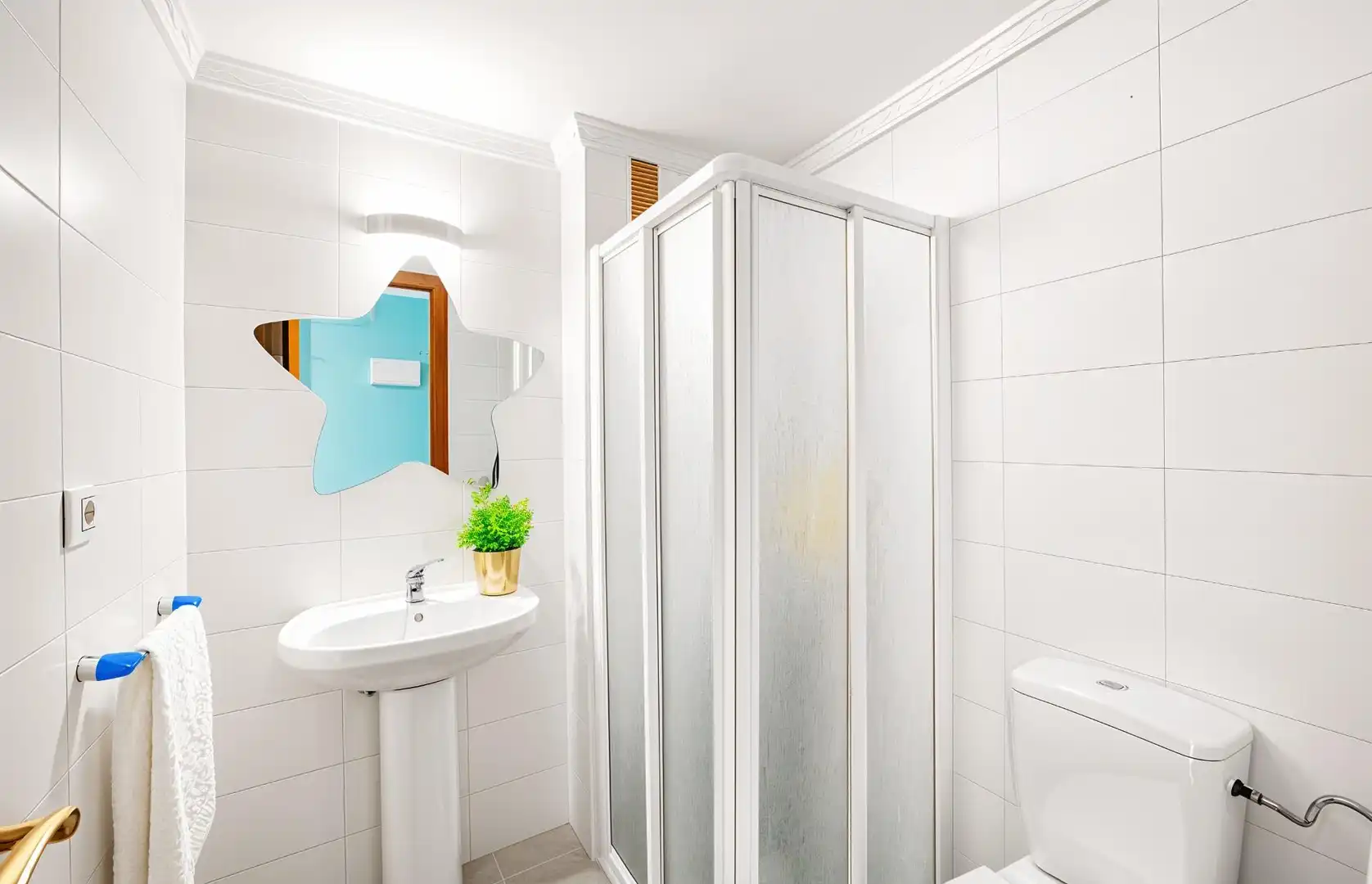 Baño de Piso en venta en Chiclana de la Frontera con Terraza, Trastero y Balcón