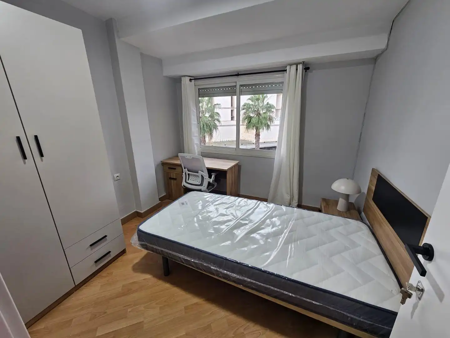 Room in Calle CANIGO, Ciudad Jardín