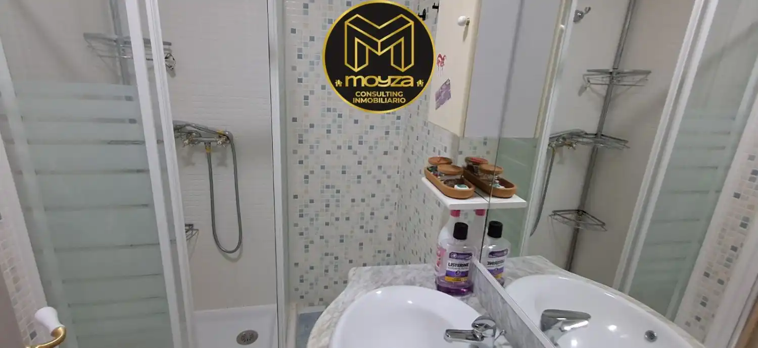Baño de Casa o chalet de alquiler en Jaén con Aire acondicionado, Calefacción y Terraza