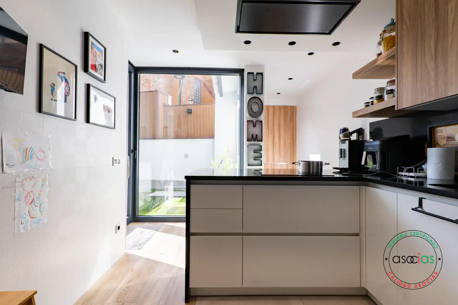 Cocina de Piso en venta en Gijón  con Calefacción, Terraza y Trastero