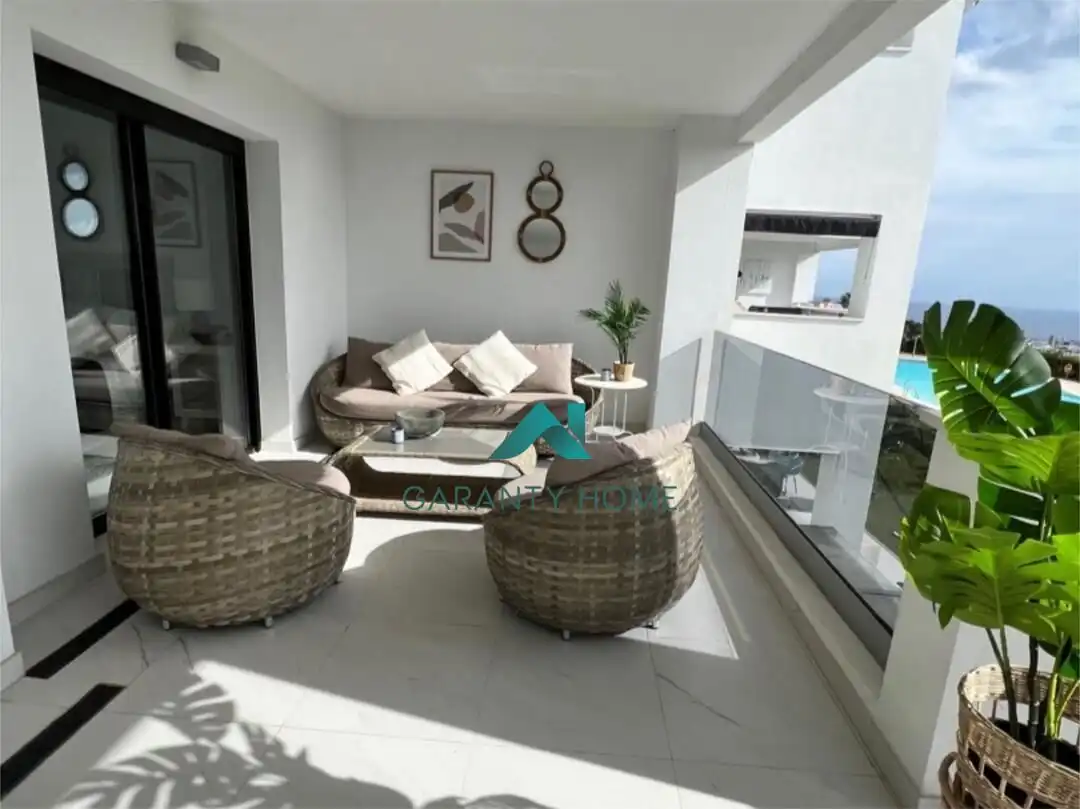 Terrassa de Pis de lloguer en Estepona amb Terrassa, Moblat i Piscina comunitària