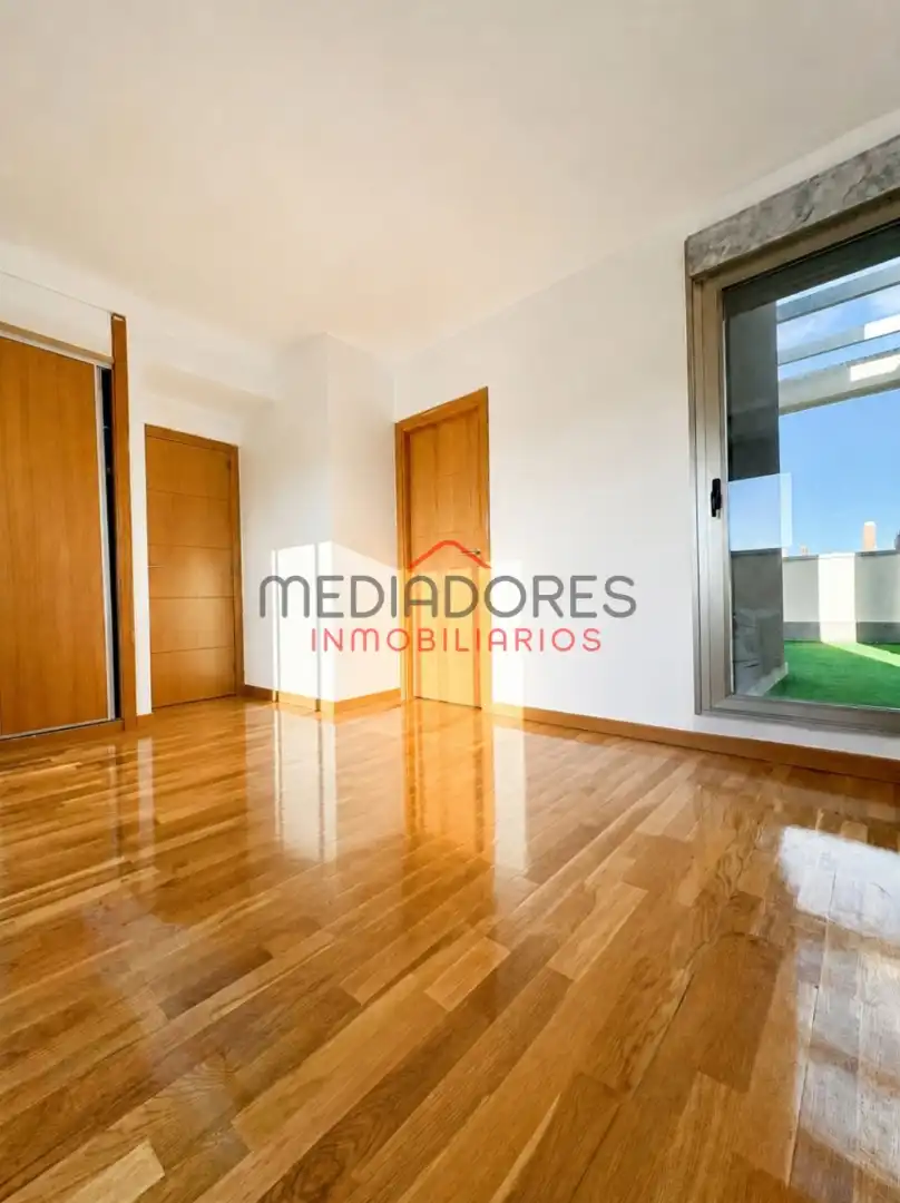 Ático con piscina en venta en Avenida de la Gran Vía del Sureste, imagen 11