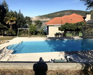 Piscina de Casa o xalet en venda en Cabana de Bergantiños amb Piscina i Balcó