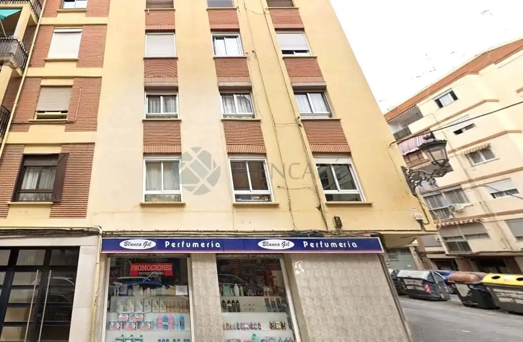 Local comercial en venda a Jerónima Galés, imagen 2