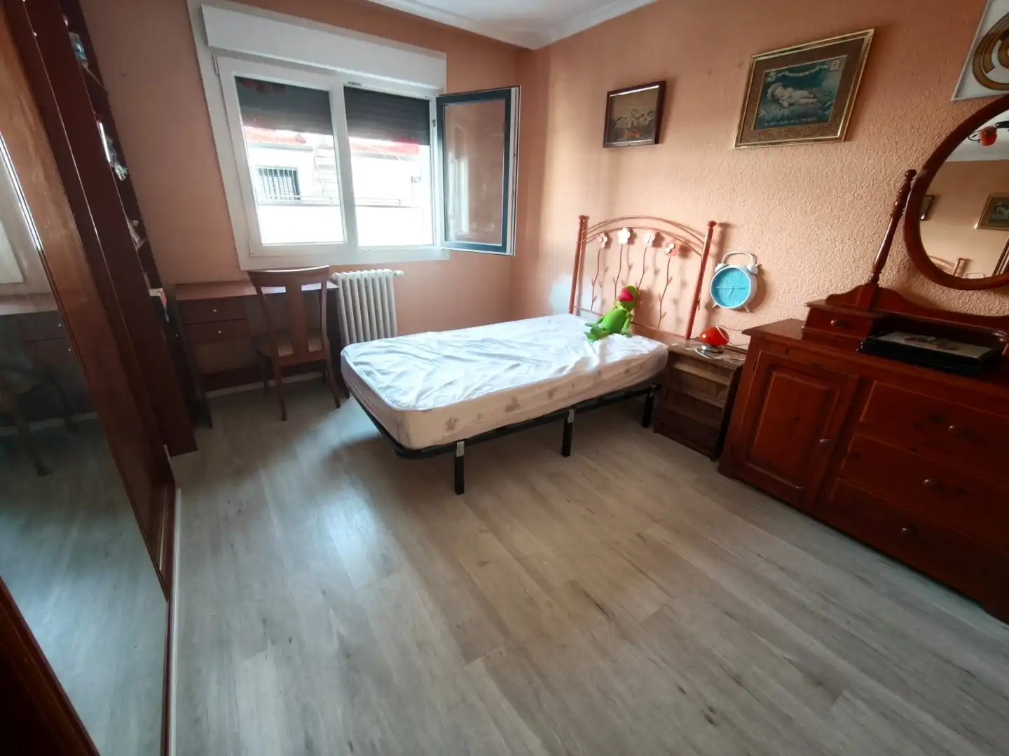 Bedroom of Flat for rent in Albacete  with Heating, Furnished and Balcony