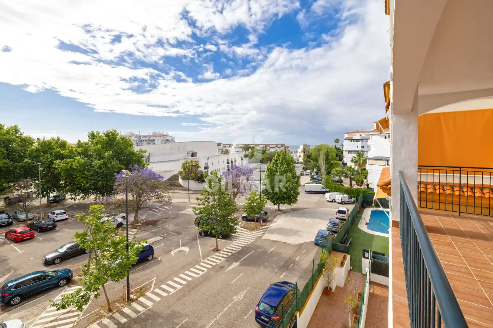 Vista exterior de Pis en venda en Estepona amb Calefacció, Traster i Piscina