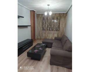 Sala d'estar de Apartament en venda en León Capital  amb Terrassa