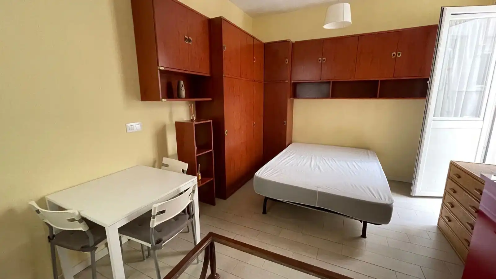 Study for rent in Avenida de Menéndez Pelayo, Pacífico