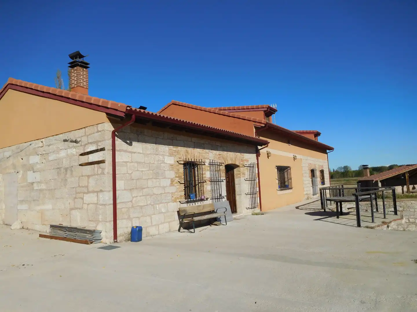 Exterior view of Houses for sale in Villazopeque  with Heating, Private garden and Storage room