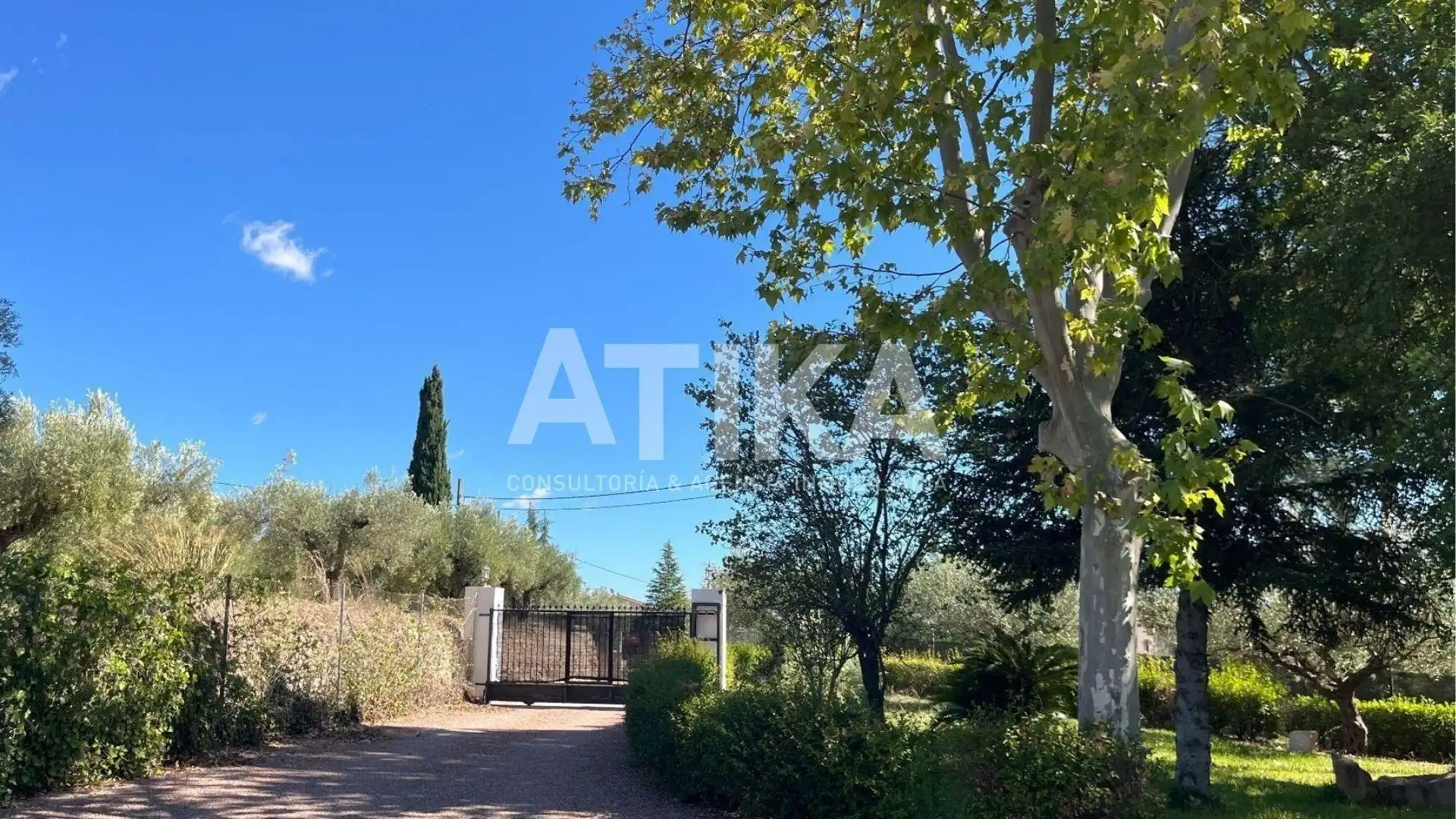 Houses for sale in Ontinyent  with Air Conditioner, Private garden and Parquet flooring