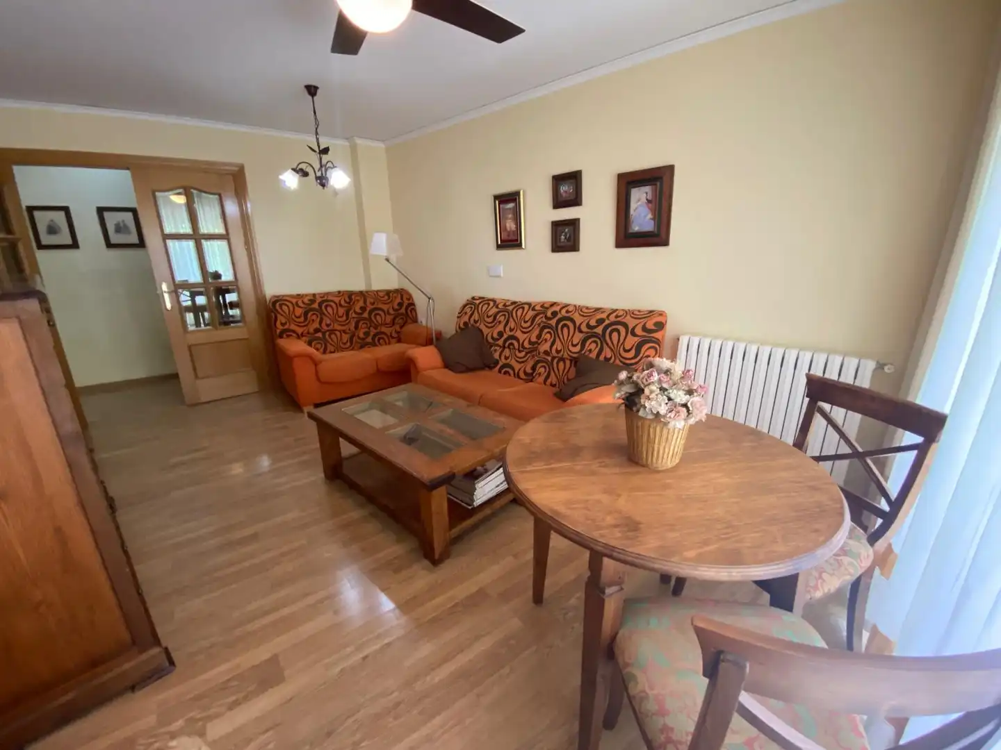 Sala de estar de Apartamento de alquiler en Albacete con Calefacción, Parquet y Amueblado