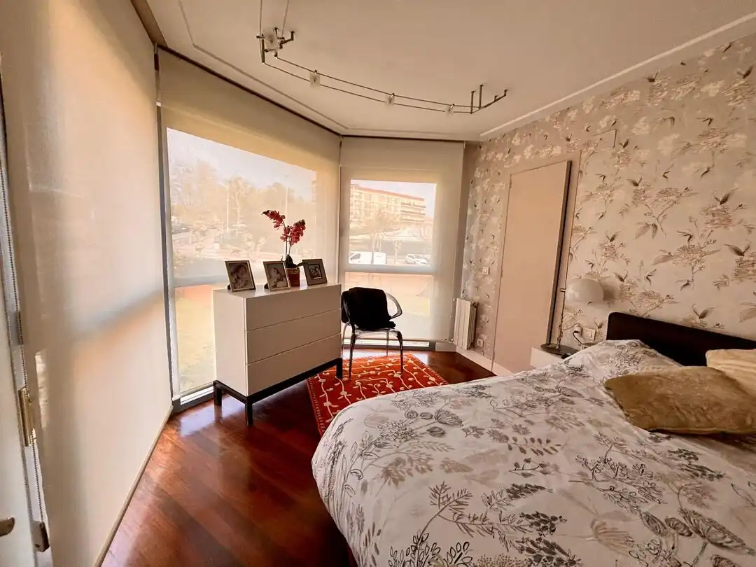 Schlafzimmer von Einfamilien-Reihenhaus zum Verkauf in Sopela mit Heizung, Privatgarten und Terrasse