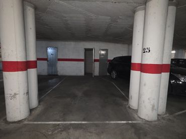Plaza de garaje individual en venta en Carrer dels Comtes d'Urgell