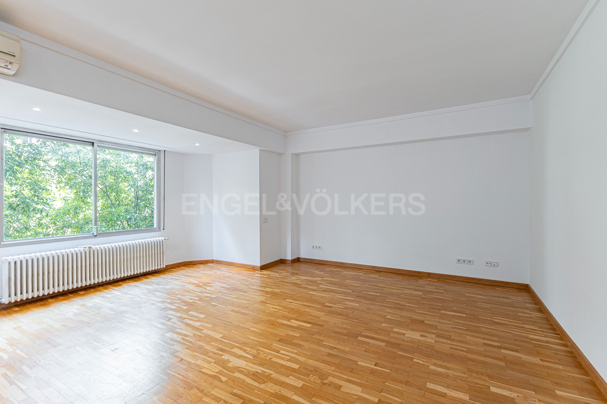 Sala d'estar de Apartament en venda en  Barcelona Capital amb Calefacció, Parquet i Balcó