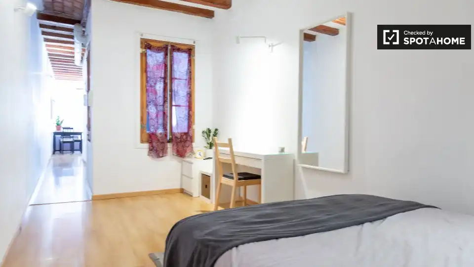Piso con terraza en alquiler en Ciutat Vella, imagen 9