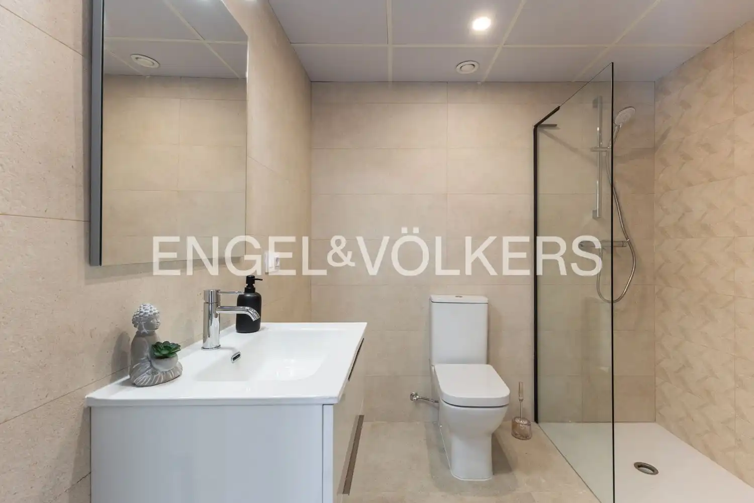 Baño de Piso en venta en Dénia con Aire acondicionado, Calefacción y Jardín privado