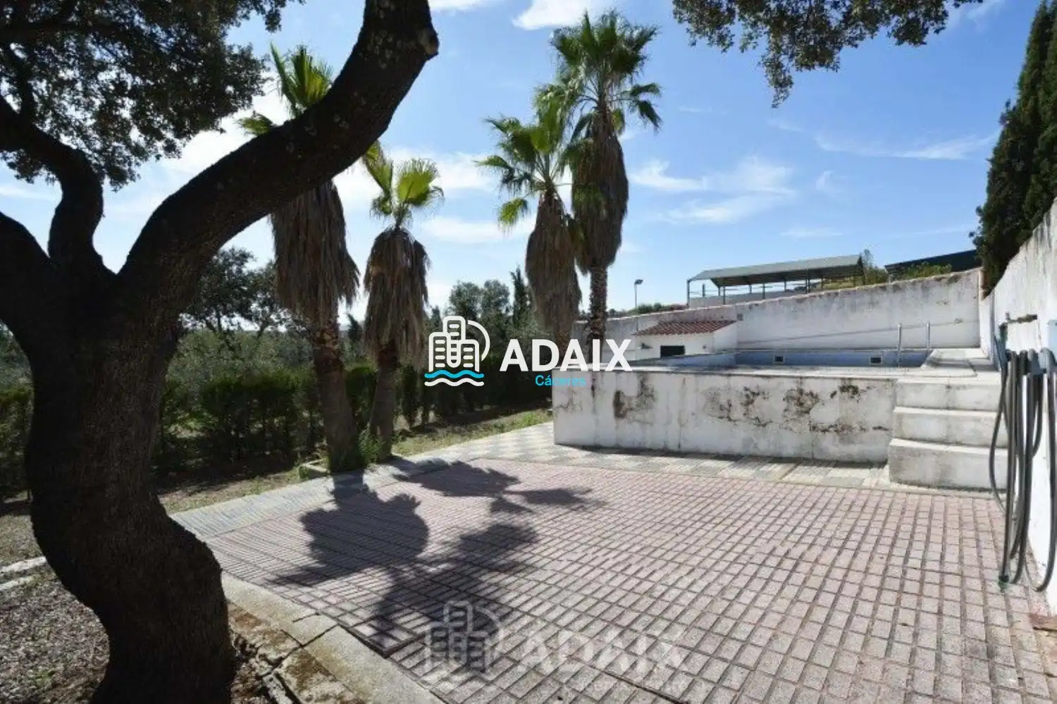 Jardí de Casa o xalet en venda en Cáceres amb Aire condicionat, Terrassa i Traster
