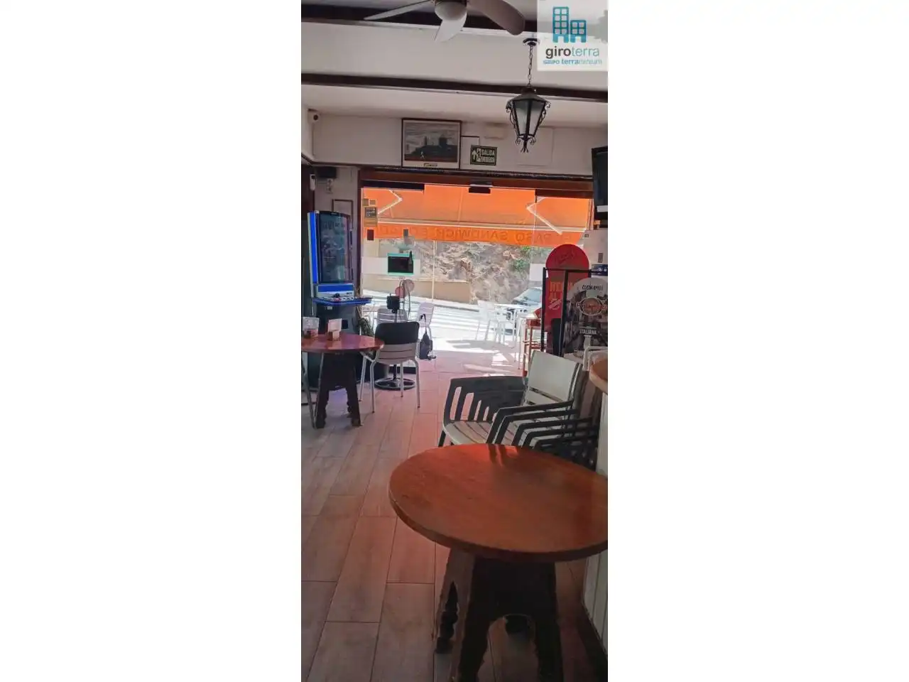 Business premises for transfer in Fenals, imagen 2