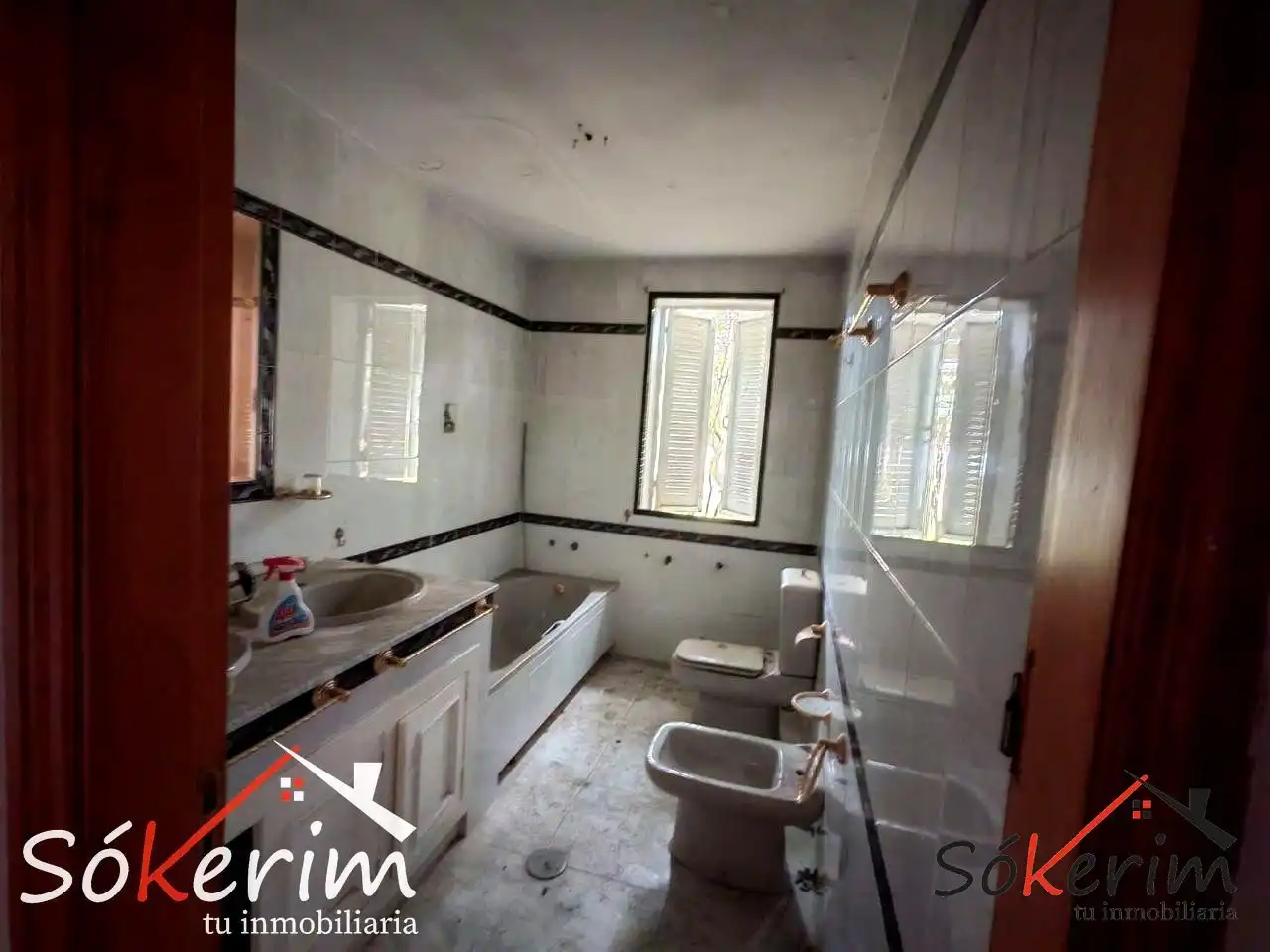 Baño de Piso en venta en San Román de los Montes con Calefacción, Jardín privado y Terraza