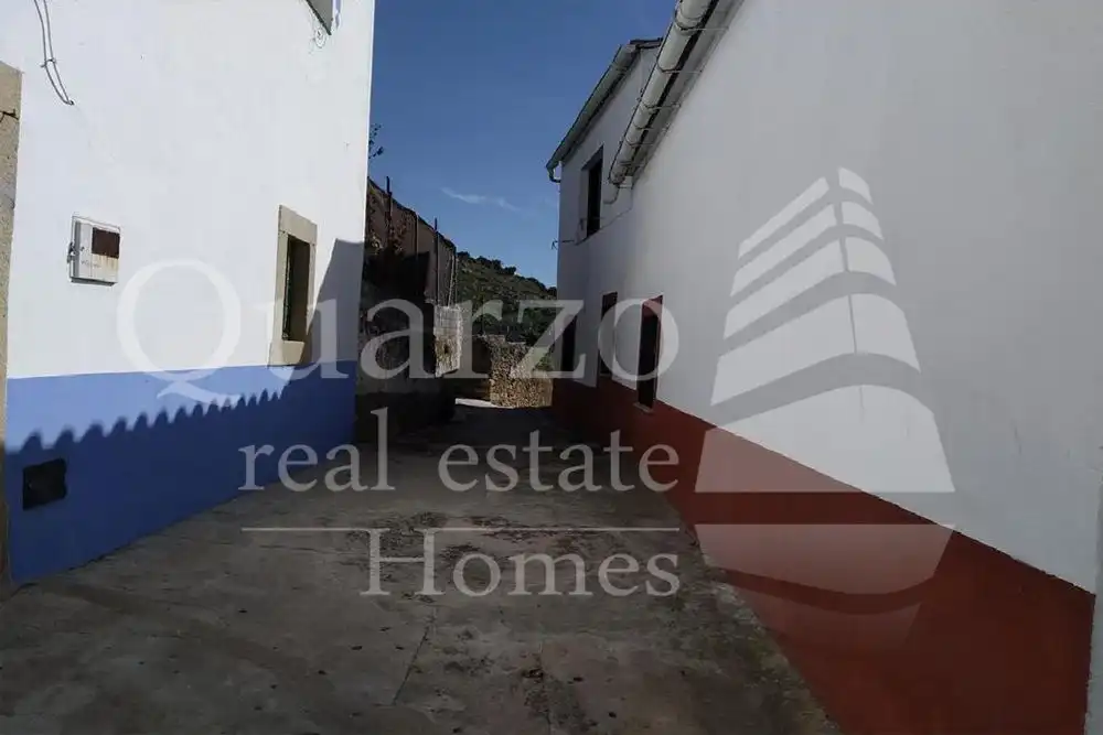 Vista exterior de Casa o chalet en venta en Arroyomolinos (Cáceres)